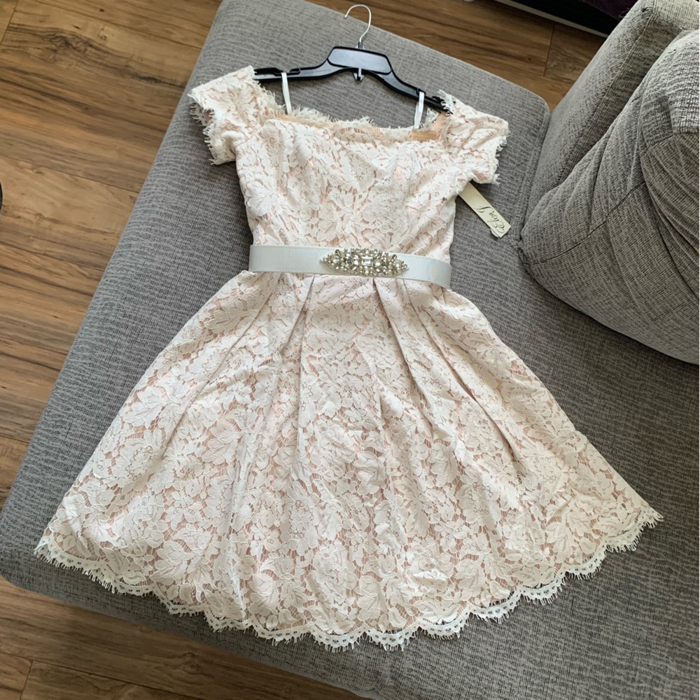 NWT White and Blush Floral Lace Mini Dress with Crystal Belt Size 6P by Eliza J